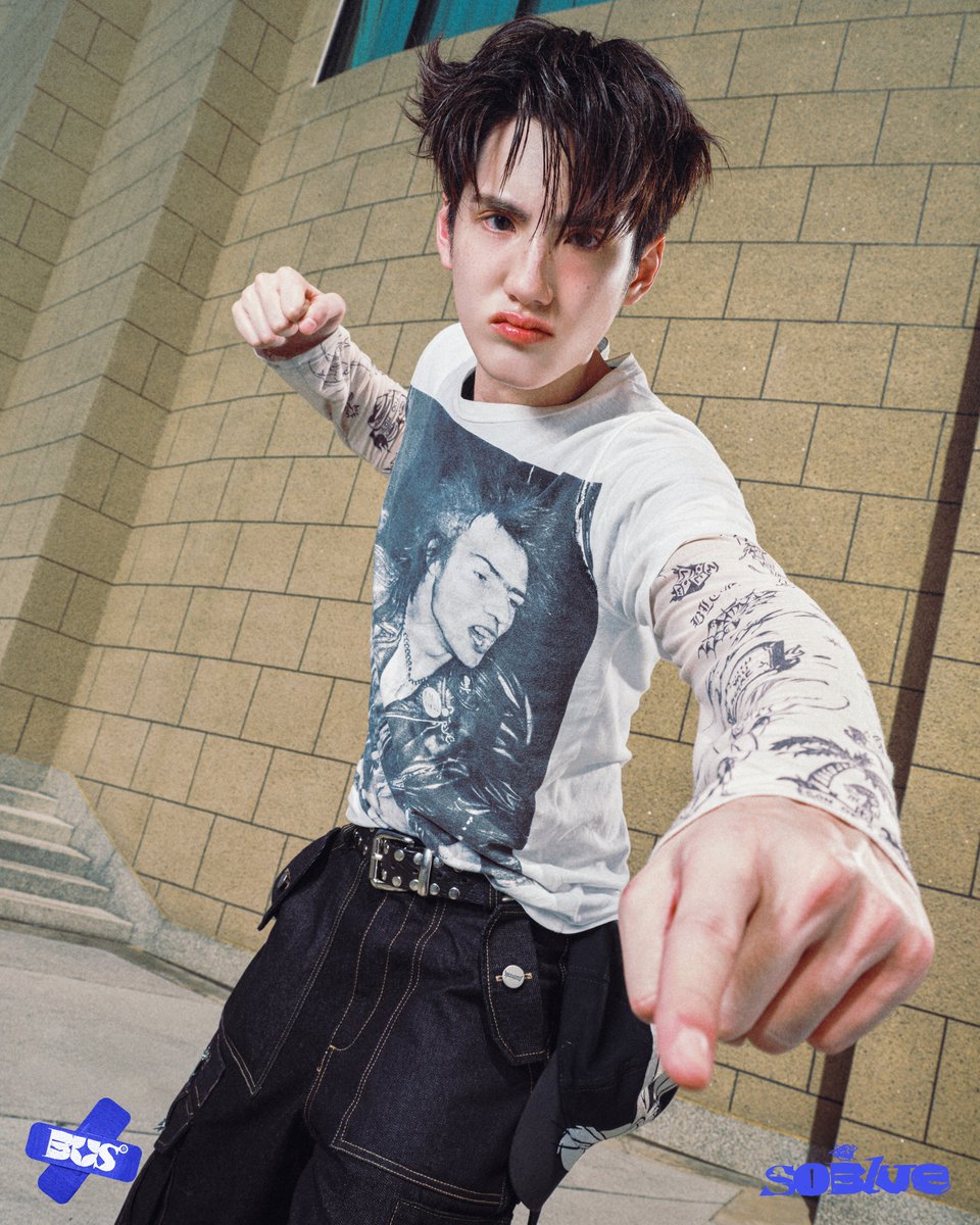 BUS_SONRAY's tweet image. You make me So Blue.
#PHUTATCHAI 💙

‘So Blue’
RELEASE ON 21.01.2026
7PM (GMT+7)
ON ALL STREAMING PLATFORMS
MUSIC VIDEO
YouTube: TADA LABELS

#BUS_SoBlue_MemberPhoto
#BUS_SoBlue
#BUSbecauseofyouishine
#SONRAYMUSIC