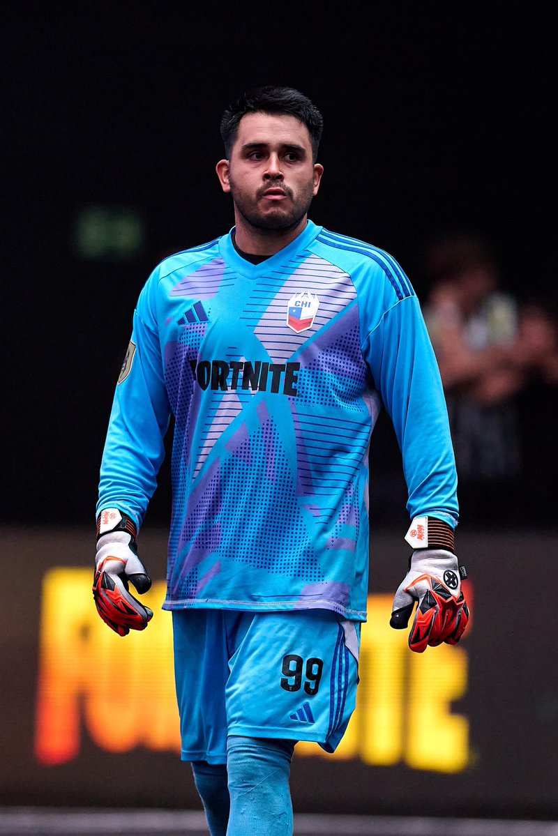 Dinastia_Kings's tweet image. Rumor 💭 → #KingsLeague 

⭕️ 🔥 Chile en la mira  🔥

Equipos de la Kings League México estarían siguiendo de cerca a varios futbolistas de la Selección Chilena, interesados en reforzarse con talento sudamericano 🇨🇱