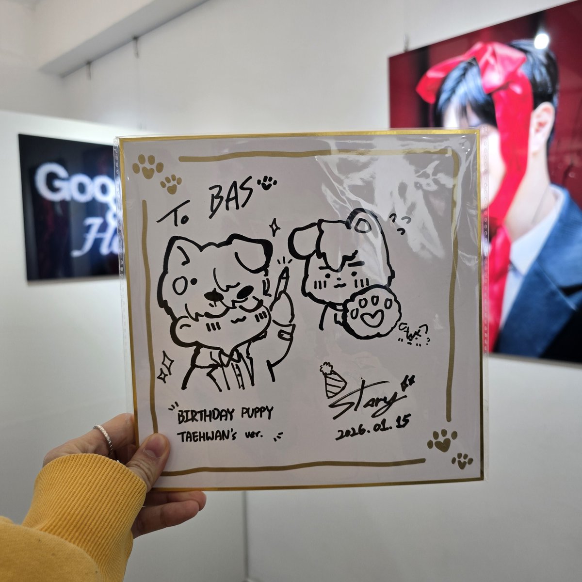 나 싸인받았어!!!!!!!!!!!!!😭😭👩‍❤️‍💋‍👩😭😭
