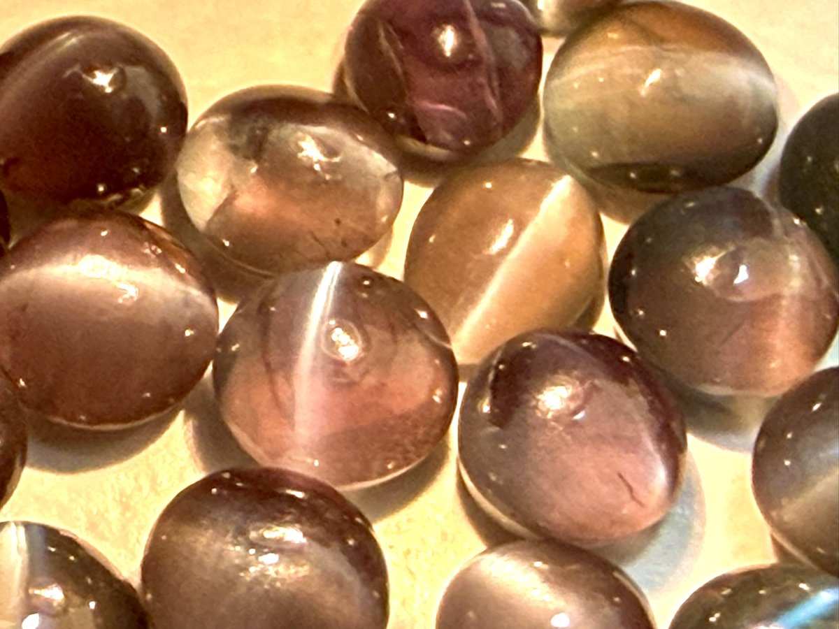 【初出展記念プレゼント❷🎁】

1月23日（金）〜25日（日）
大阪ミネラルプチマルシェに出展します！

初出展を記念して「アレキサンドライトキャッツアイ」を2名様にプレゼント！

【応募方法】
①フォロワーになる
②このポストをリポスト&amp;いいね

25日締切。
翌日当選者にDMします！