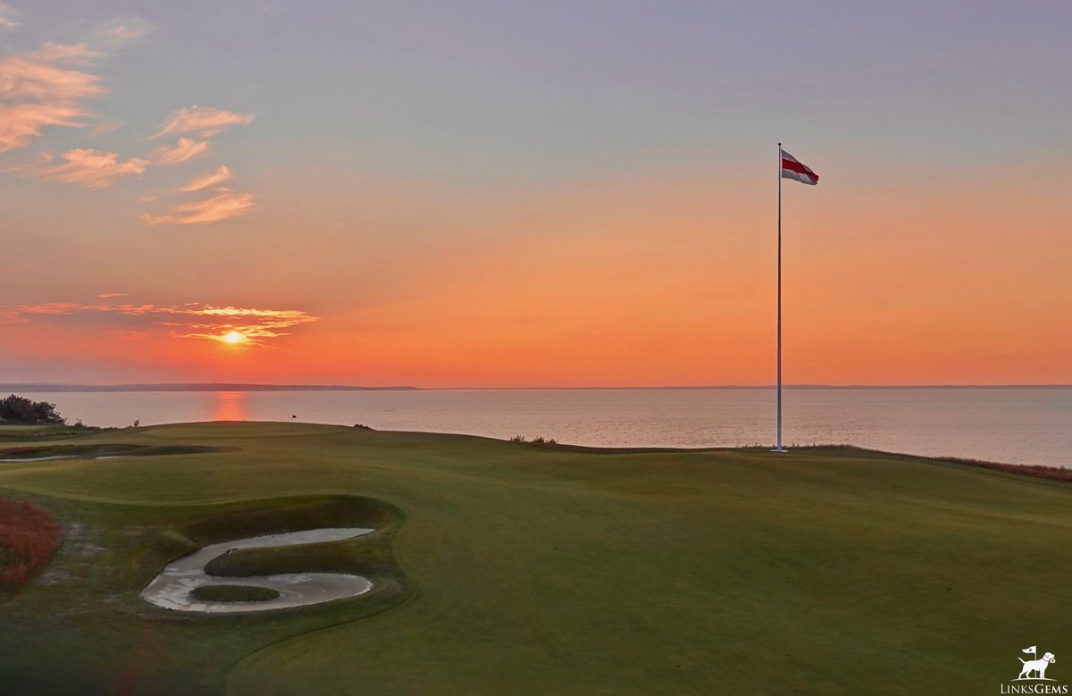 Sunset over some icons at the National. #NGLA