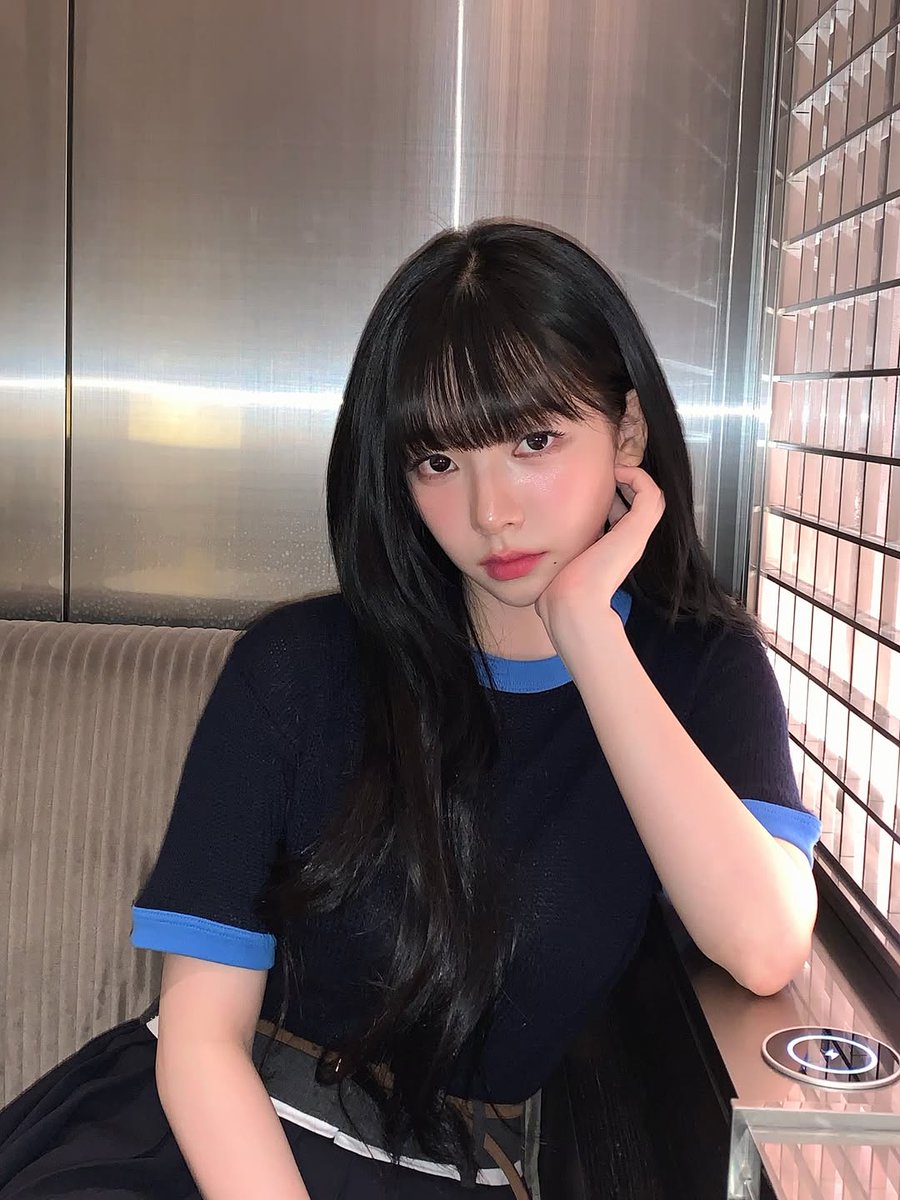 BEMYKARINA_TH's tweet image. [260117 @.katarinabluu] #KARINA 
อัปเดตไอจีโพสต์ 📸×10 (1/3)
🎵 TheARTI$T • Ghost

"ห้ามวิ่งนะเด็ก ๆ" 
@Prada #PradaFW26 #Prada