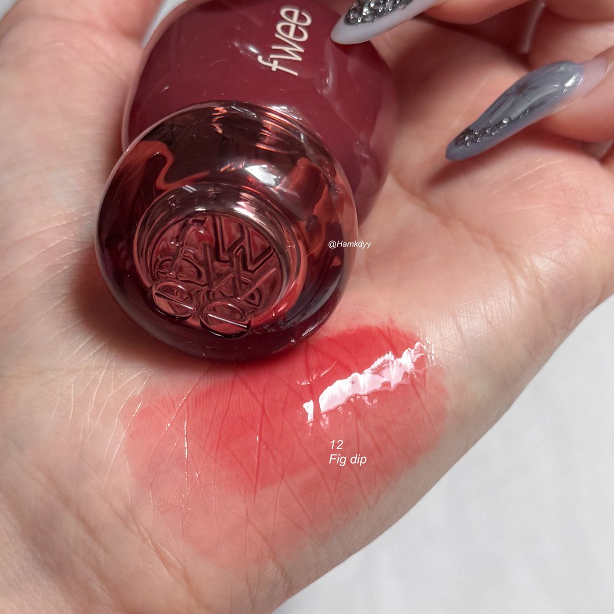 Hamkdy_'s tweet image. รุ่นนี้ไวรัลที่ญปมาก เงากว่ารุ่นก่อน fwee 3D ฉ่ำมากกกกกก ปากเป็นกระจก จะส่องหน้าตัวเองได้แล้วㅠㅠ เติมร่องปาก เบลนแล้วฟุ้งด้วย