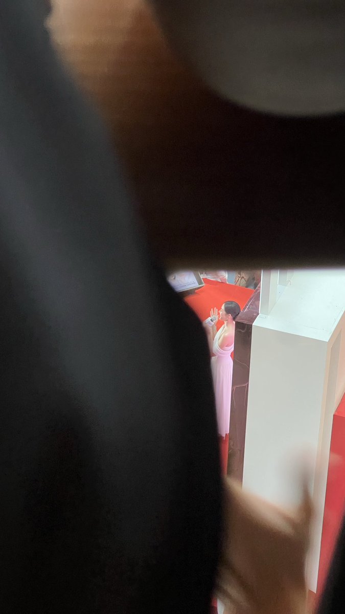 cxiaorain's tweet photo. A glimpse of 00k. Still shining as an Angel.

 #LinglingXEucerinInMalaysia https://t.co/xOEgcEHnmL