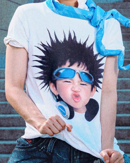 bidbadboii007's tweet image. อยากได้เงินนี่มั้ย ทำเสื้อมาขายหน่อยพี่ @TADAMERCH 

#BUS_SoBlue_MemberPhoto
#THAIchayanon