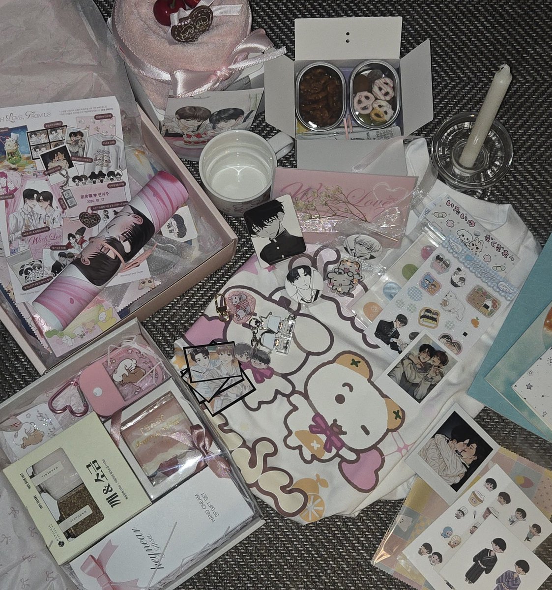 밥쭈결혼식 다녀왓는데 답례품이 너무만아서 미안할정도 .. 다좋은데 케잌이 미쳣어요 직접 만들어오샥는데 개맛잇어서 먹다가 혈스와서 죄송합니다 주최해주신 혜원님과 함께하신 밥쭈러분들 고생너무많이햇어요 💕💕💕💕💕💕💕💕💕💕💕💕💕💕💕💕💕💕💕