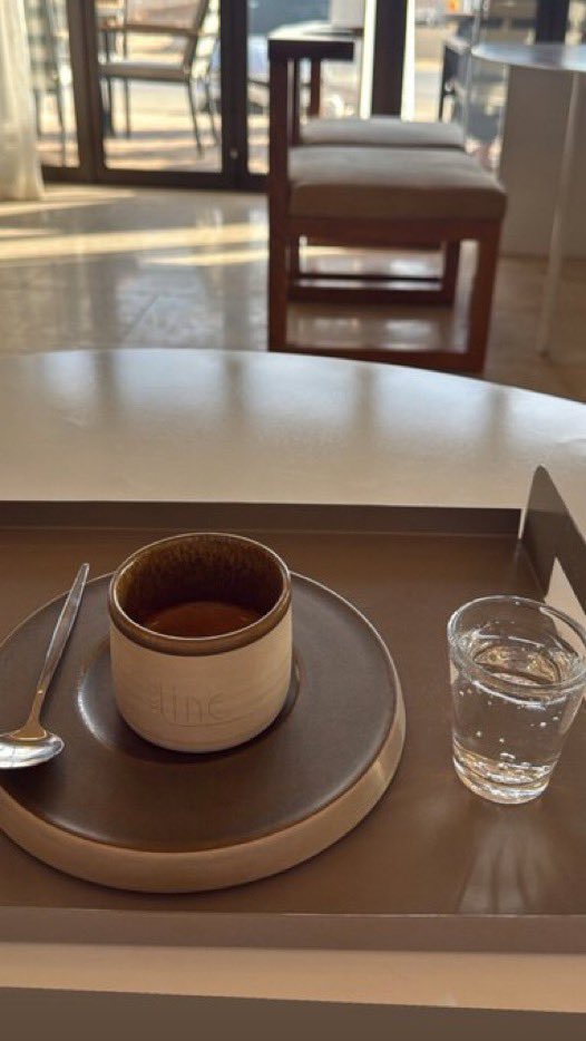 " الآدمي ما يستريح إلا يعيش بواقعيه
لا رضيت بواقعيك صح كلٍ عنك راضي "

- سعد بن جدلان