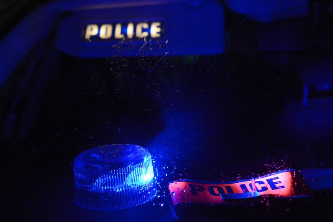 prefpolice's tweet image. #SurveillanceRenforcéeDesLieuxDeDétention | Cette nuit, un survol de drone aux abords de #Fresnes, est signalé aux policiers.
Suite à la géolocalisation du pilote, une surveillance discrète est mise en place :
🔴 4 interpellations
↪️ Saisie de 2 téléphones et de la télécommande