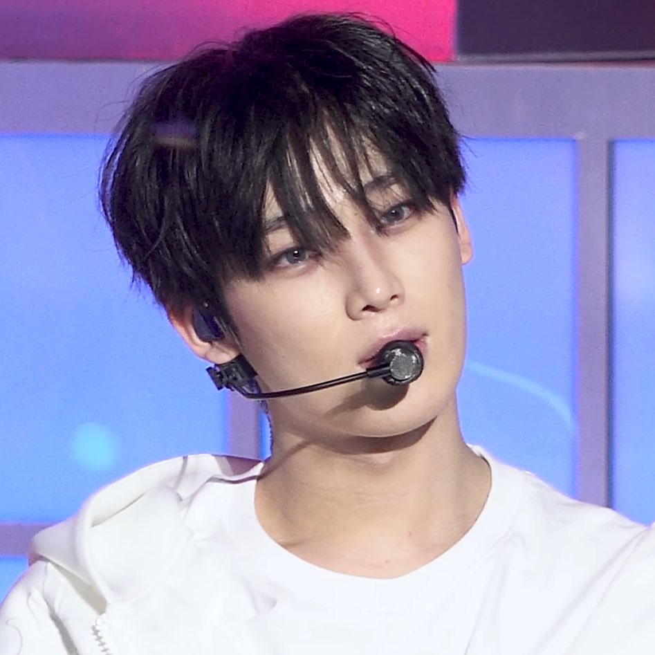 sunoofullife's tweet image. Same person, different vibes, same sparkly eyes ✨

#SUNOO #ソヌ #엔하이픈_선우 #ENHYPEN