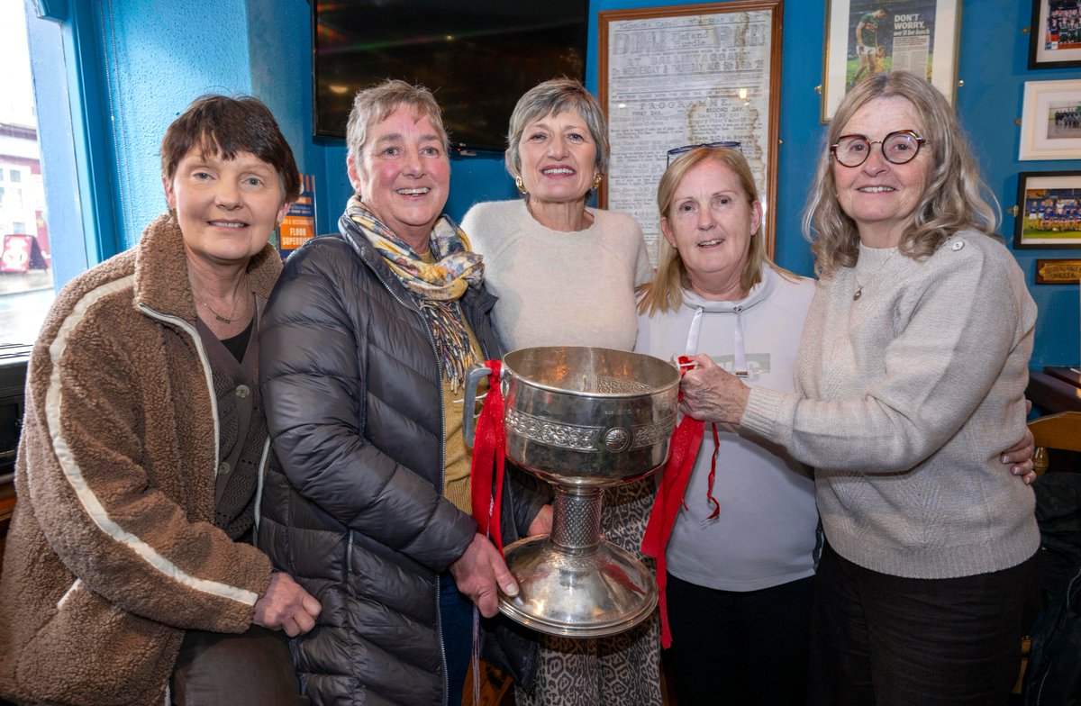 MACMONAGLE's tweet image. 5 mums - 11 sons on the Dingle team.. Cristin Ui Chonchuir (Padraig, Aodan, Brian), Kay Ui Shuilleabhain, (Tom, Conor, Leo), Mary Ui Chochuir, (Marc Diony) Paddy Geaney (Mikey) Noirin Ui Shuilleabhain, (Barry, Darragh Dan)  Paul Geaney's Pub Friday  @DaingeanGAA @Kerry_Official