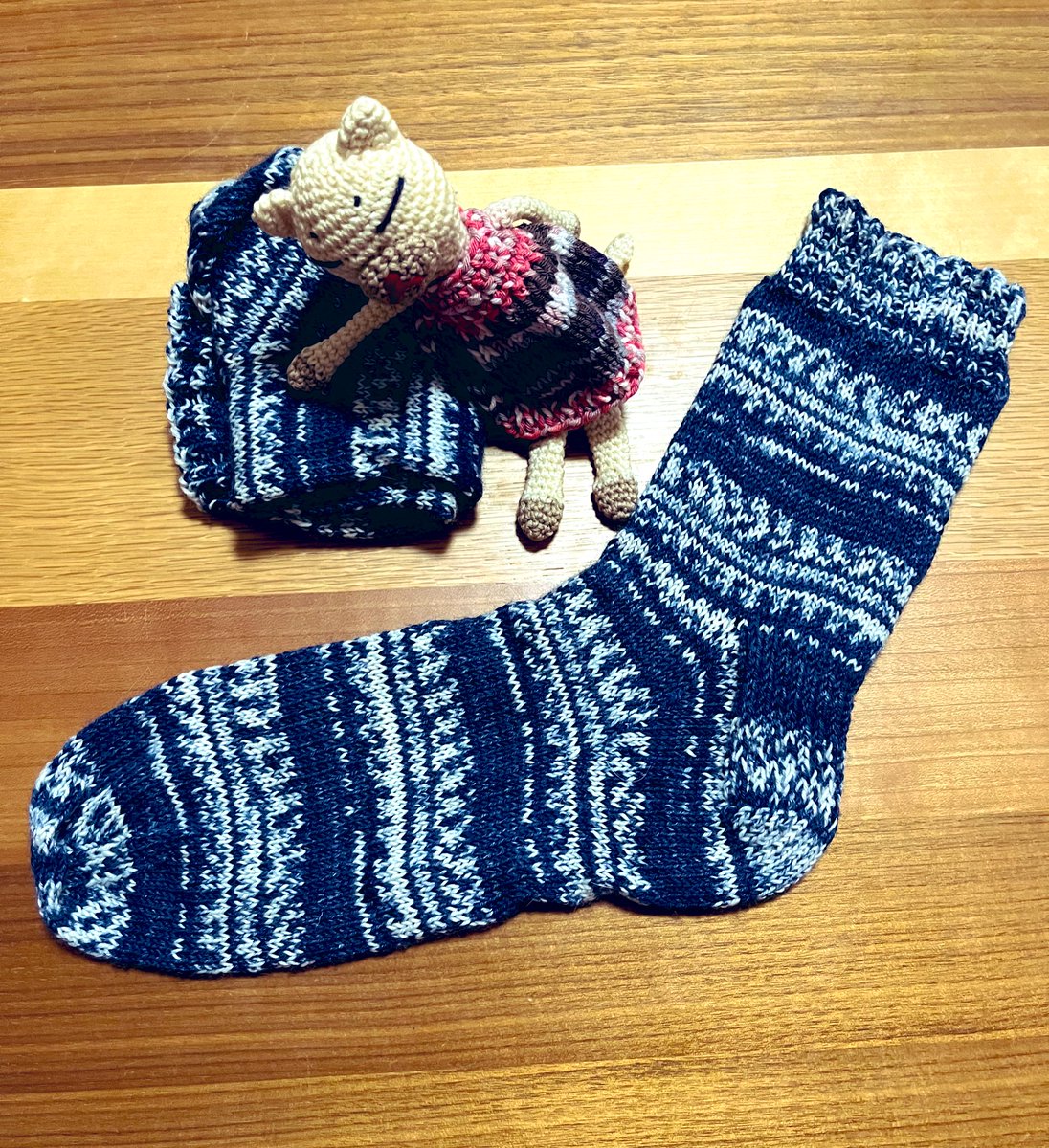 crochet_2525's tweet photo. 年末に頼まれてた靴下
テライさんの福袋の
オパール毛糸で編みました🧶　
9865  約76g
11493 約72g https://t.co/d3ZKxKskUC