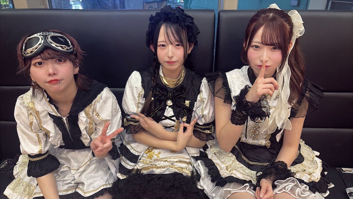 Pure White #06、新曲お披露目LIVE、「SAPPORO IDOL WAVE」ありがとうございました！！

新曲「リライトリグレット」これからもたくさん披露するので沢山聞いてください🎶

次のライブは明日、「北海道アイドル紀行紀行vol.56」、のーにこ×はろどりツーマンライブになります！！