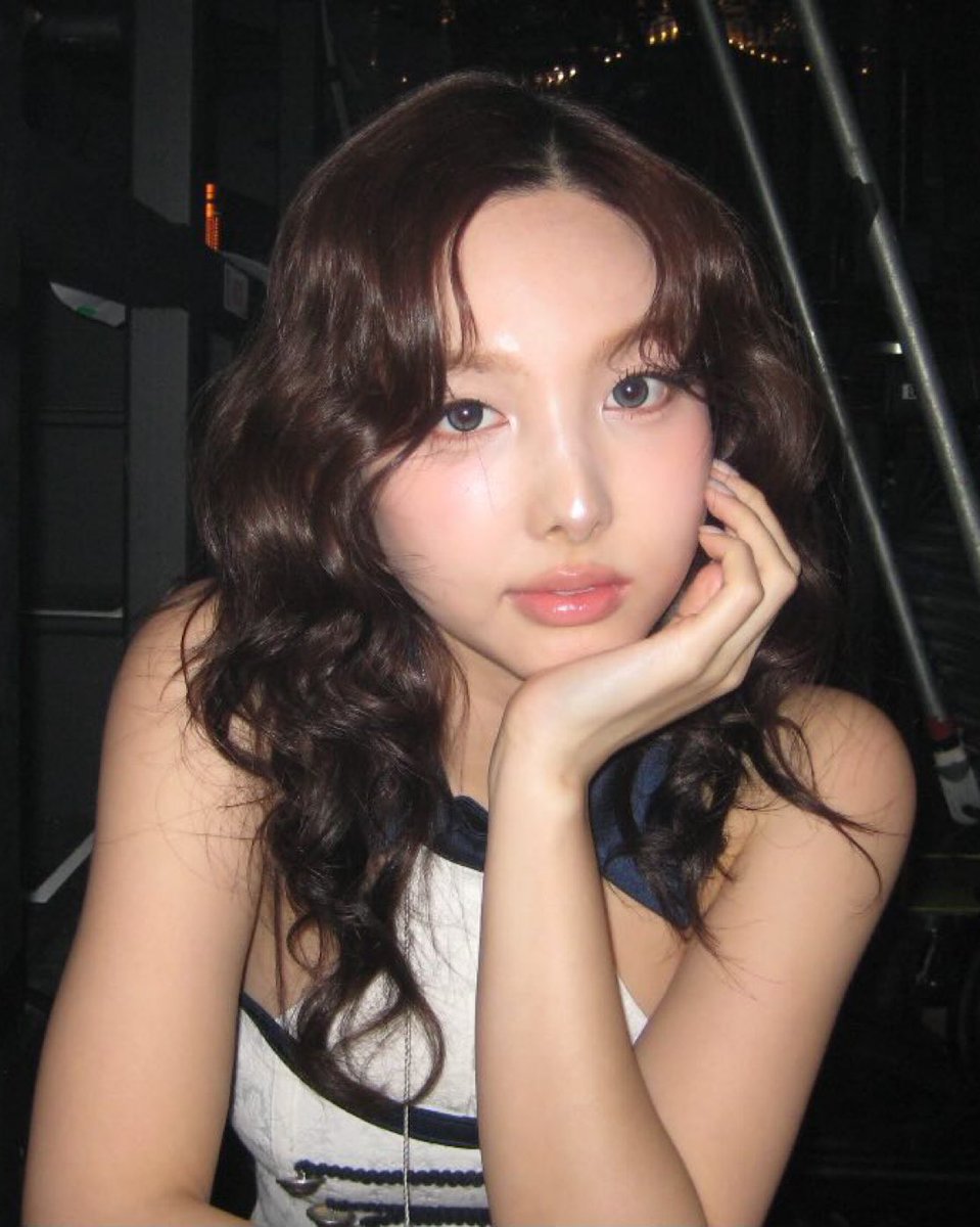 ✮ (@imnayeonsy) on Twitter photo 