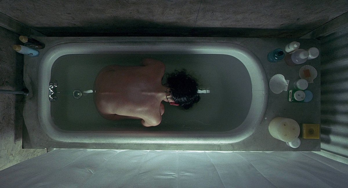 CinemaScene404's tweet photo. Requiem for a Dream (2000)
Dir: Darren Aronofsky https://t.co/q2l228NRTm