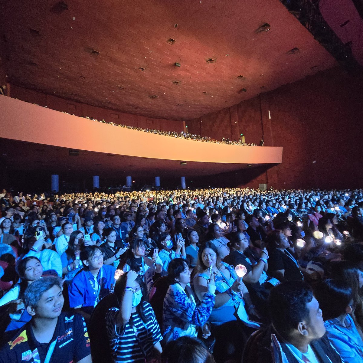 philconcerts's tweet image. Full house for Wendy tonight here at the New Frontier Theater.

Presented by @LSquaredProdPH
