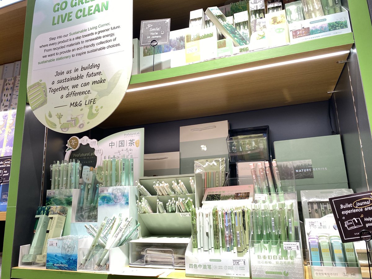 iriscentfor's tweet image. jalan jalan hari ini (yang akan disesali dikemudian hari)