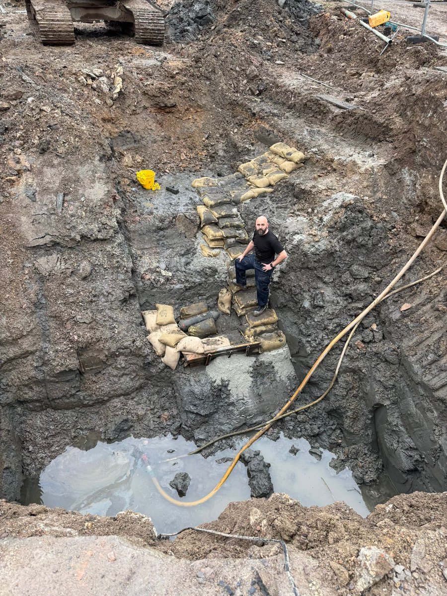 Navy Lookout tweet media