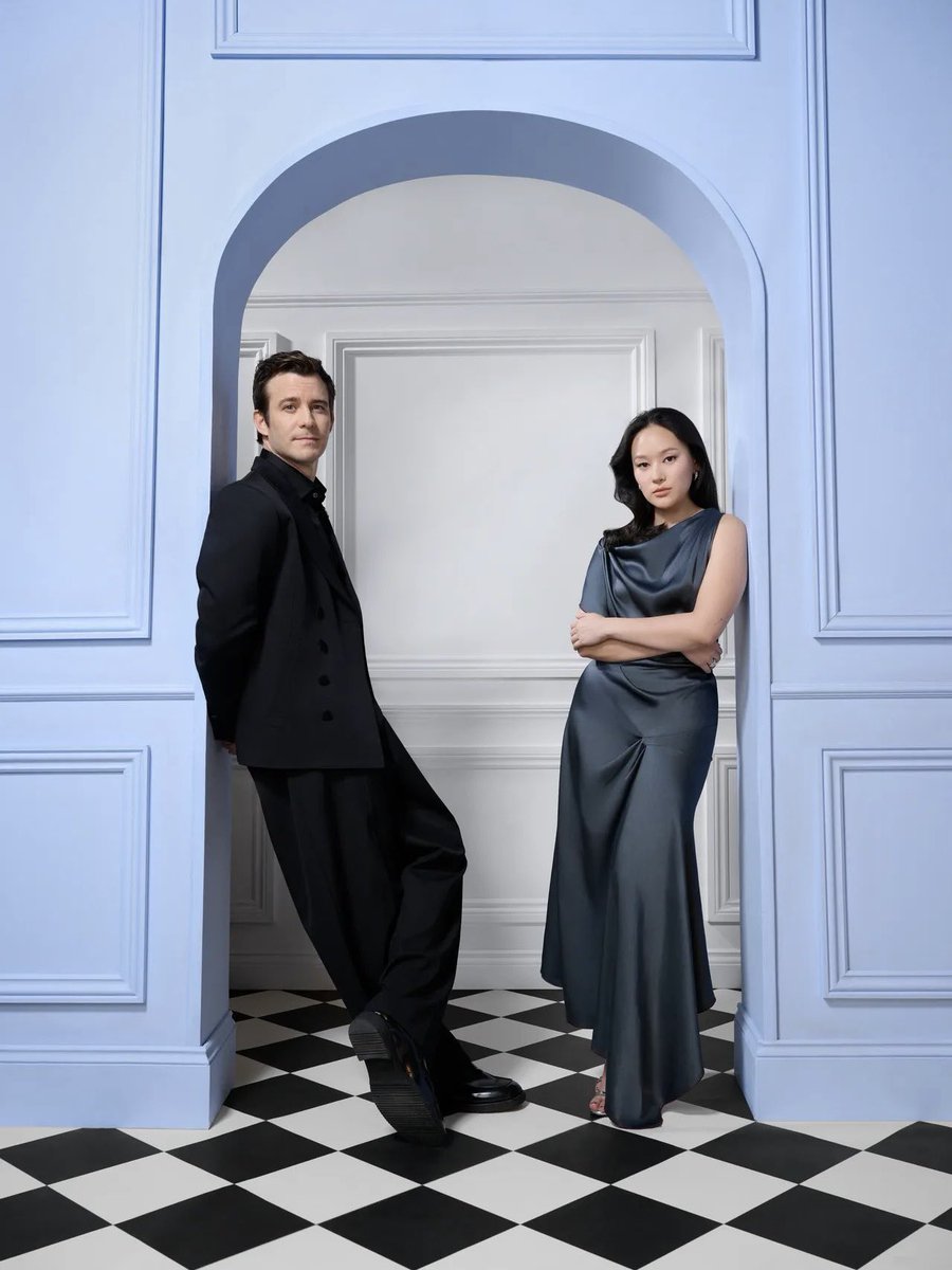 abridgertonlove's tweet image. visual chemistry goes crazy 🙂‍↔️