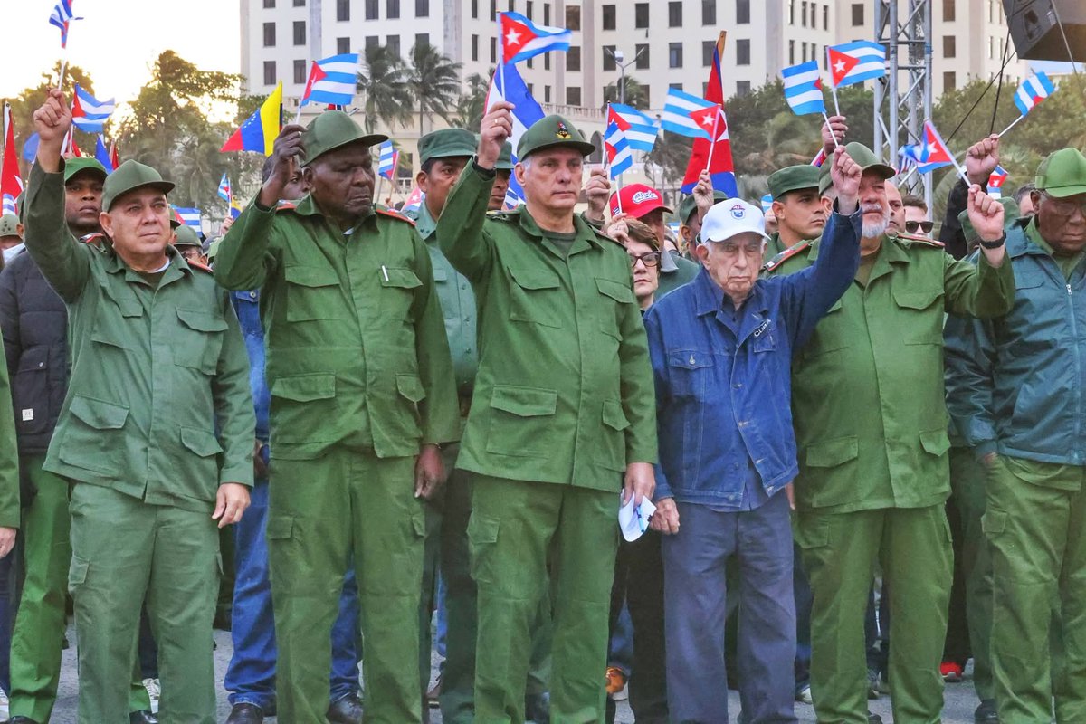 ConsulcubaS's tweet photo. Cuba honra a los caídos y rechaza las amenazas.  #HonorYGloria, #CubaEsCoraje https://t.co/eByjdaK1mS