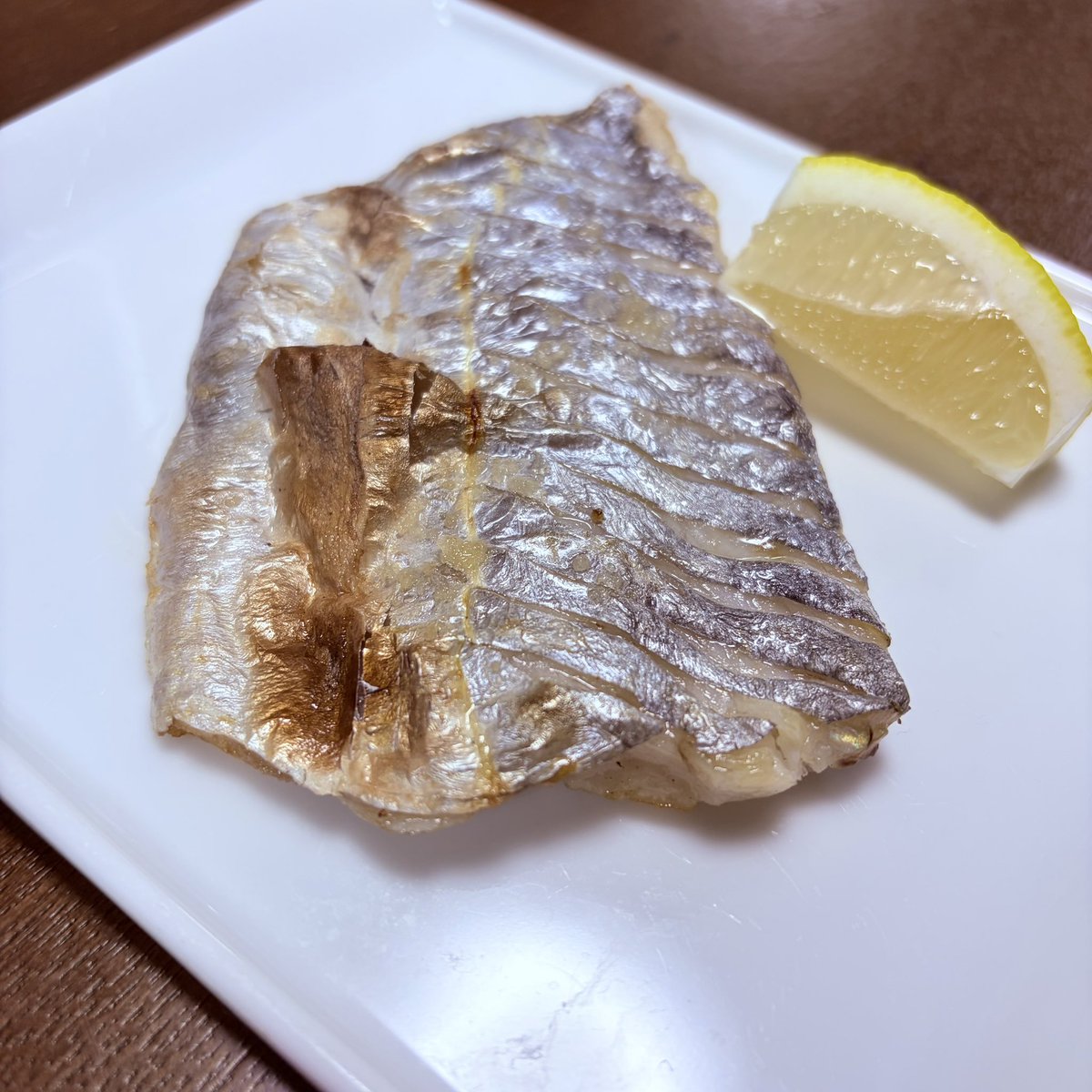 tomorimo's tweet image. やっぱりシンプルな塩焼きが一番旨いなぁ。