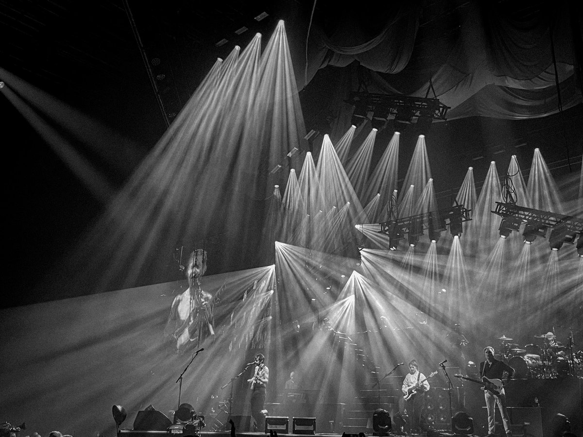 AlexChambers666's tweet photo. @BiffyClyro that was STUNNING! 5th time for me and still absolutely smashing it. Big shout out to @UtilitaArenaBHM, excellent organisation on arrival and leaving. Well done all involved. #Monthebiff #wearebiffyfuckingclyro #biffyclyro #biffyfuckingclyro #gigs https://t.co/wAbqEdC793