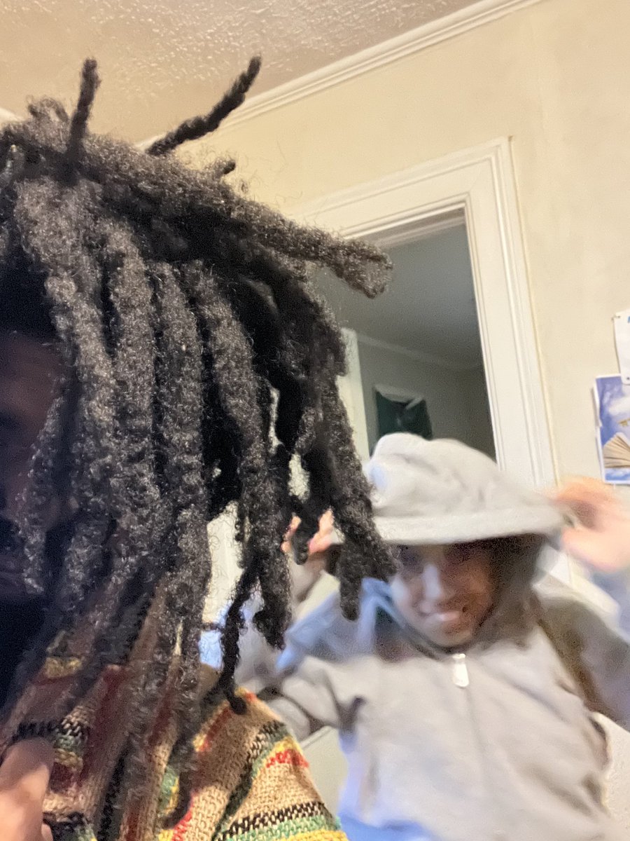 wayne__s's tweet photo. Hairy new years 🎉😅 and Christmas from the smith estate 🙏🏽🖤 just getting from the hospital so thanks for the blessings #1luv https://t.co/lvozedvaFc