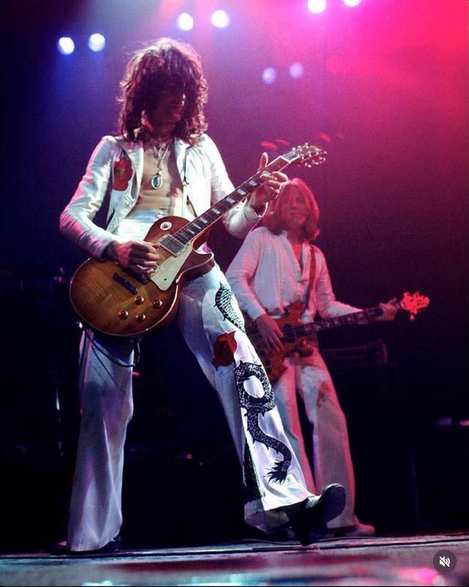 ジミーペイジ🙂ジョンポールジョーンズ🌕凄いレツドッエペリンのメンバー🙋