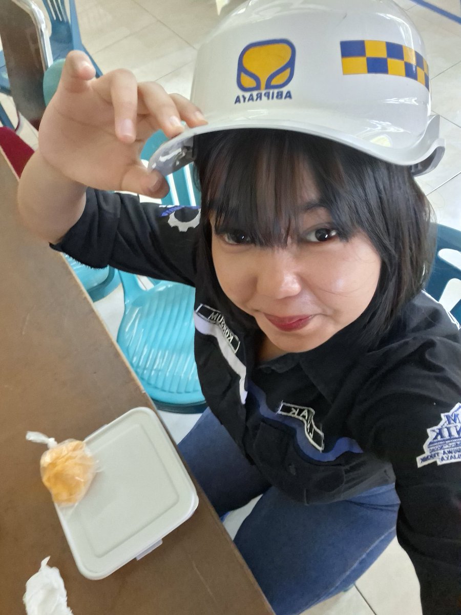 httpslalak's tweet image. day 6 masih dengan pekerjaan yang sama TPI GA LEMBURRRR😋