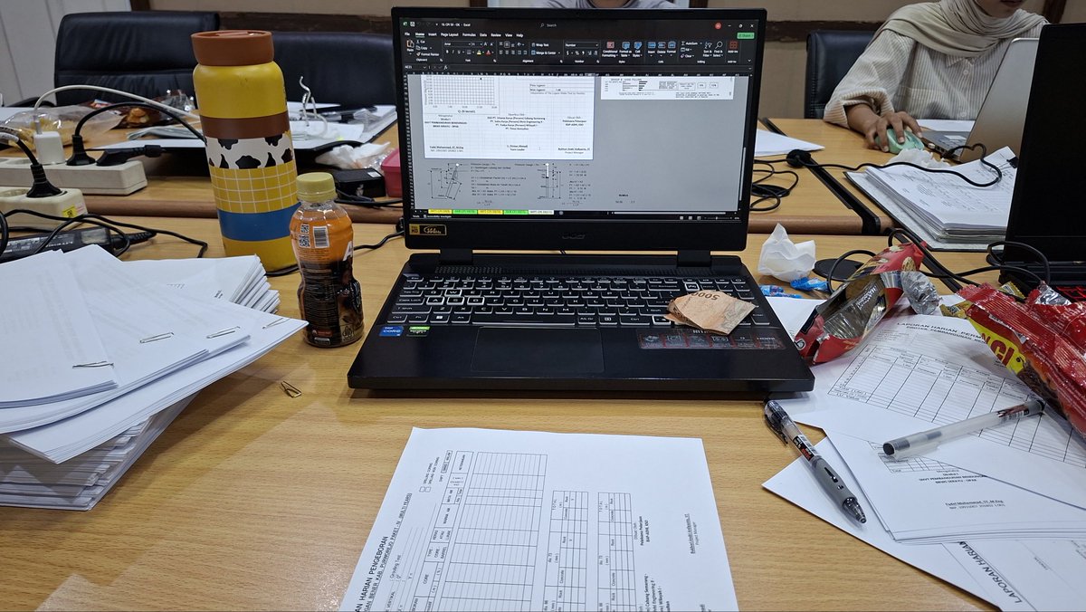 httpslalak's tweet image. day 6 masih dengan pekerjaan yang sama TPI GA LEMBURRRR😋