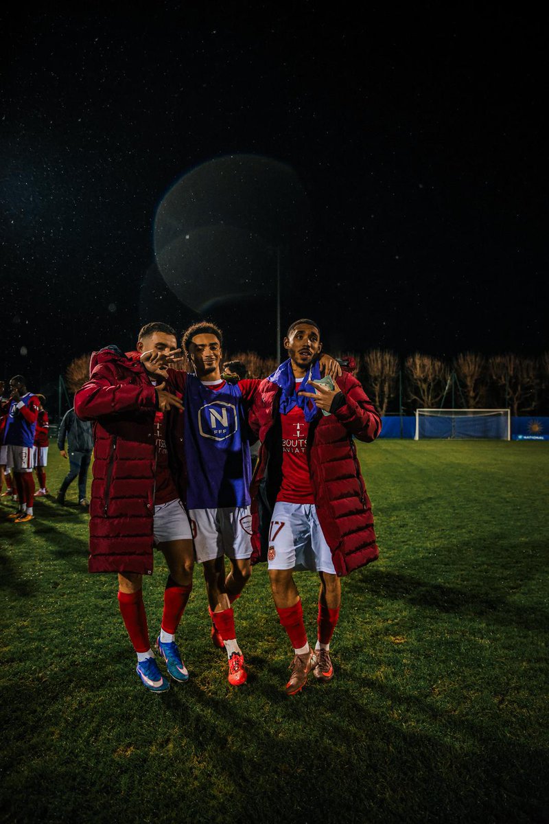 Les 📸 de la victoire contre Versailles avec les débuts de Samuel Renel et Alan Kérouédan en 🔴⚪️

Retrouve plus de photos sur le site 👉 fcr1899.com/versailles-vs-…