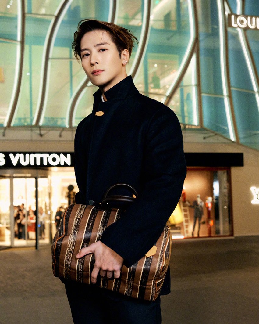 chinaorgcn's tweet image. #JacksonWang, the pop icon and ambassador for Louis Vuitton, attended the grand opening of Maison Louis Vuitton Sanlitun in Beijing, Jan. 13, 2026. Wang's critically acclaimed English album "Magic Man 2" has been released in Chinese mainland on Jan. 15. He is set for another…