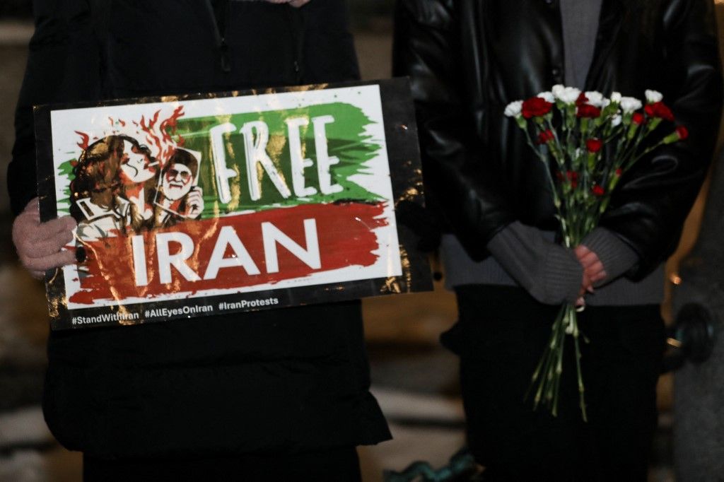 YvesDON's tweet photo. @AlexandreRifai @EmmanuelMacron #FreeIran? Le #Réel de ce #VieuxMonde abject du #StalinoLibéralisme-#catholicomusulman qui va de l'#AxeduMal🇷🇺🇮🇷🇵🇸 au🇻🇦#Vatican & à la #Gôche🙃 #néostalinienne-#trotskiste #islamisée=au #VivalaMuerte💀#fasciste des années 30 + leur #Culture🤣des bobos-serviles🤮👊#ÉlieChouraqui✨ https://t.co/rxrffmEogQ