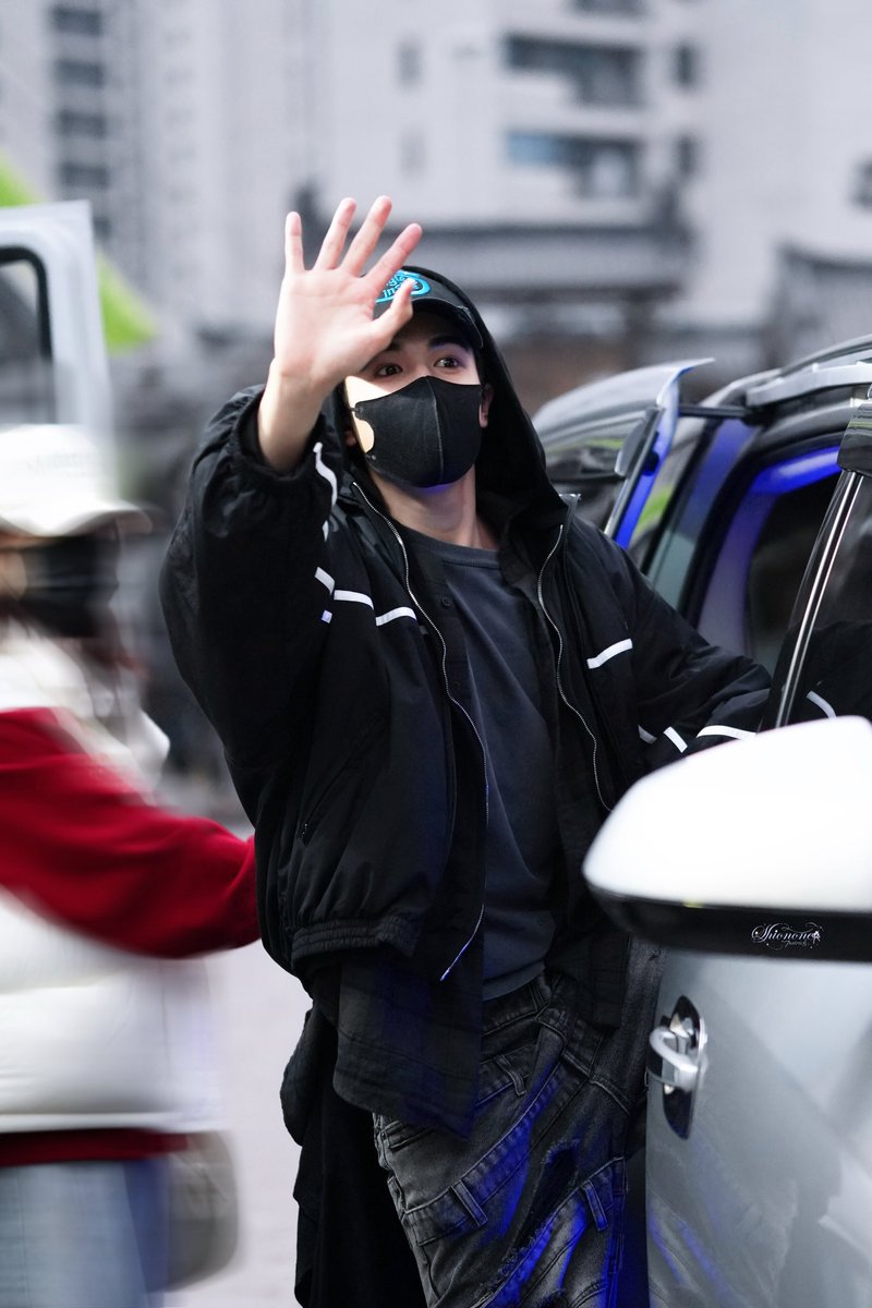 Shionone_Pat's tweet image. 260117·明月录下班

Pat got off work early today and everyone received a warm greeting👋🏻

@patrick_pppat
#PatrickFinkler #Patrick #แพทริค #เจ้าปลาดาว #尹浩宇 #Patrick尹浩宇 
#AMingDynastyAdventure
#明月录 #ติงอู #丁巫