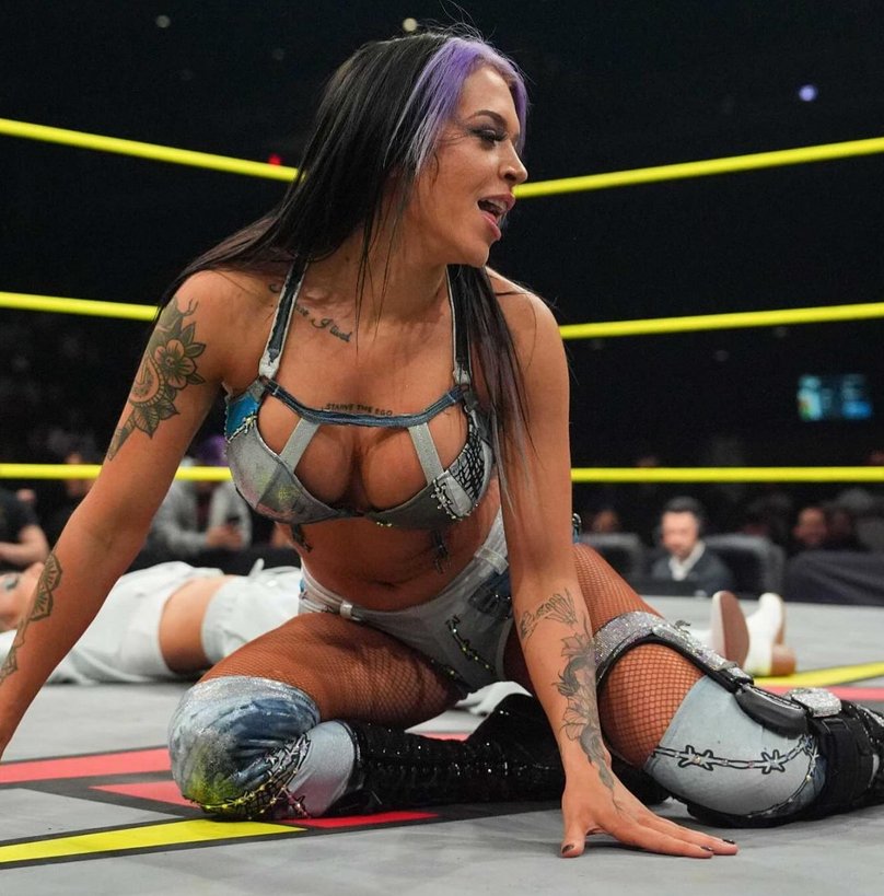 𝐖𝐫𝐞𝐬𝐭𝐥𝐢𝐧𝐠 𝐆𝐨𝐝𝐝𝐞𝐬𝐬𝐞𝐬 tweet media