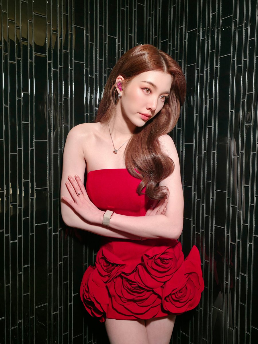 LingOrmCH3's tweet image. Ready ! 🌹🥀

ORMKORN BA BLOSSOMIN 
#OrmBlossominShanghaiEvent
#Ormkornnaphat #ออมกรณ์นภัส