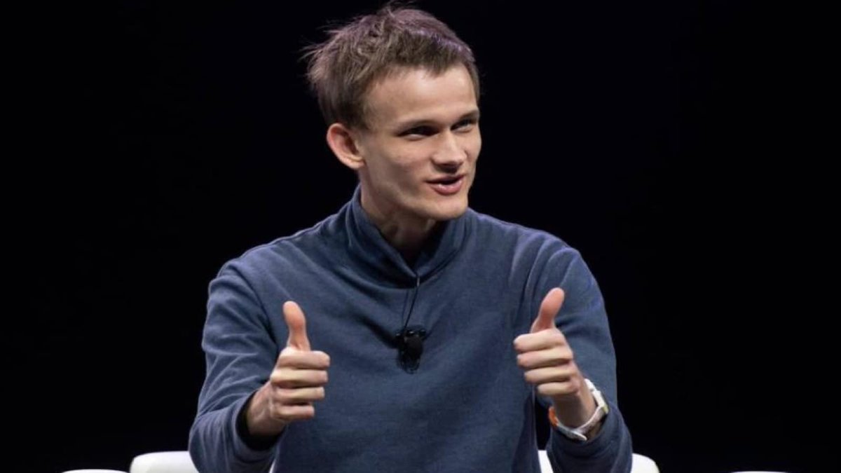 coinbureau's tweet image. 🔥 BUTERIN: GOING MAINSTREAM IS HURTING ETHEREUM

Vitalik Buterin warned Ethereum compromised decentralization and privacy to chase mainstream adoption.

He said reversing this will be a priority in 2026.