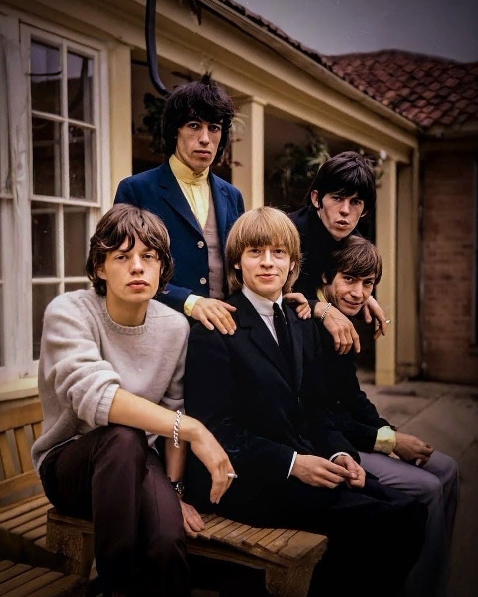 infodexx's tweet image. Top 50 Best Music Bands of All Time:

1. 🇬🇧 The Beatles
2. 🇬🇧 The Rolling Stones
3. 🇬🇧 Led Zeppelin
4. 🇬🇧 Pink Floyd
5. 🇺🇸 The Eagles
6. 🇬🇧 Queen
7. 🇺🇸 Nirvana
8. 🇺🇸 The Beach Boys
9. 🇬🇧 Fleetwood Mac
10. 🇺🇸 Metallica
11. 🇺🇸 The Doors
12. 🇺🇸 The Ramones
13. 🇬🇧 The Who
14. 🇦🇺…