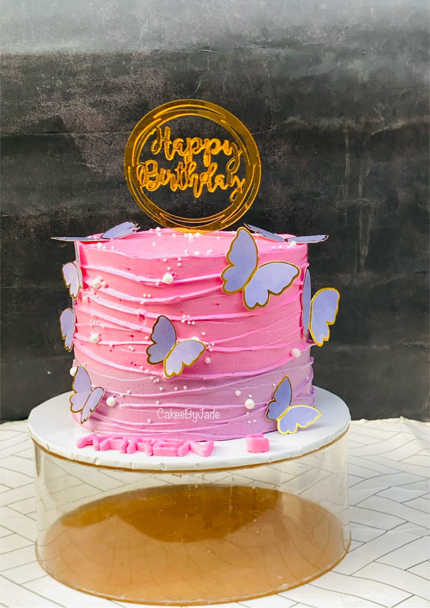 I make beautiful kiddies’ cakes in Abuja😍

Celebrating your child, niece, nephew, or godchild?🥰 We create stunning kiddies’ cakes with their favourite cartoon characters &amp; fun themes they’ll absolutely love!

For bookings &amp; enquiries, send us a DM or use the link in our bio.
