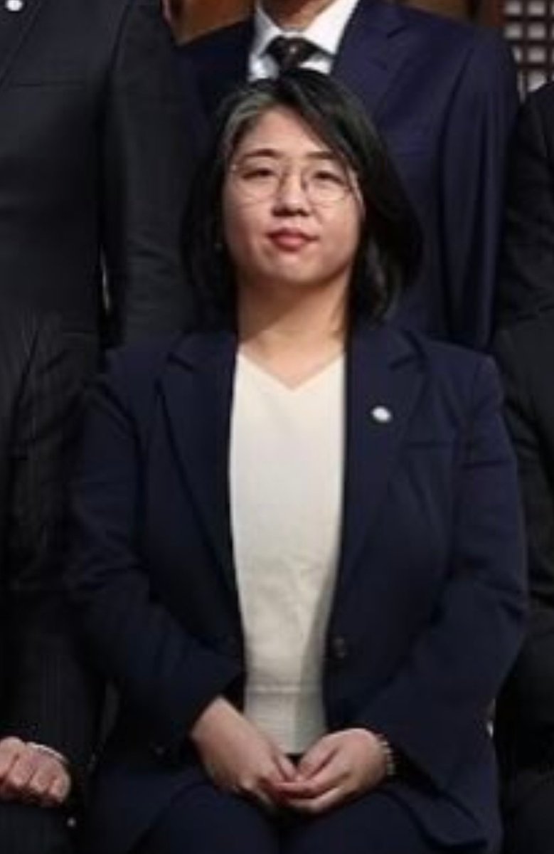 ehlover19's tweet image. 비례제도를 없애야 합니다. 
이 퇘보년의 업적이 무엇인지 아시는분 있으실가요? 
비례 2번