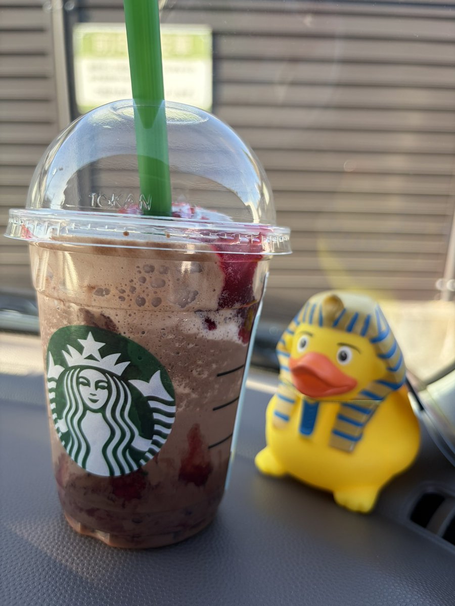 kelp4010mi's tweet photo. そんでスタバァ寄ったら同級生が働いててめっちゃ懐かしがられた////美容院行った後に会いたかったよw https://t.co/ju7UplAKN1