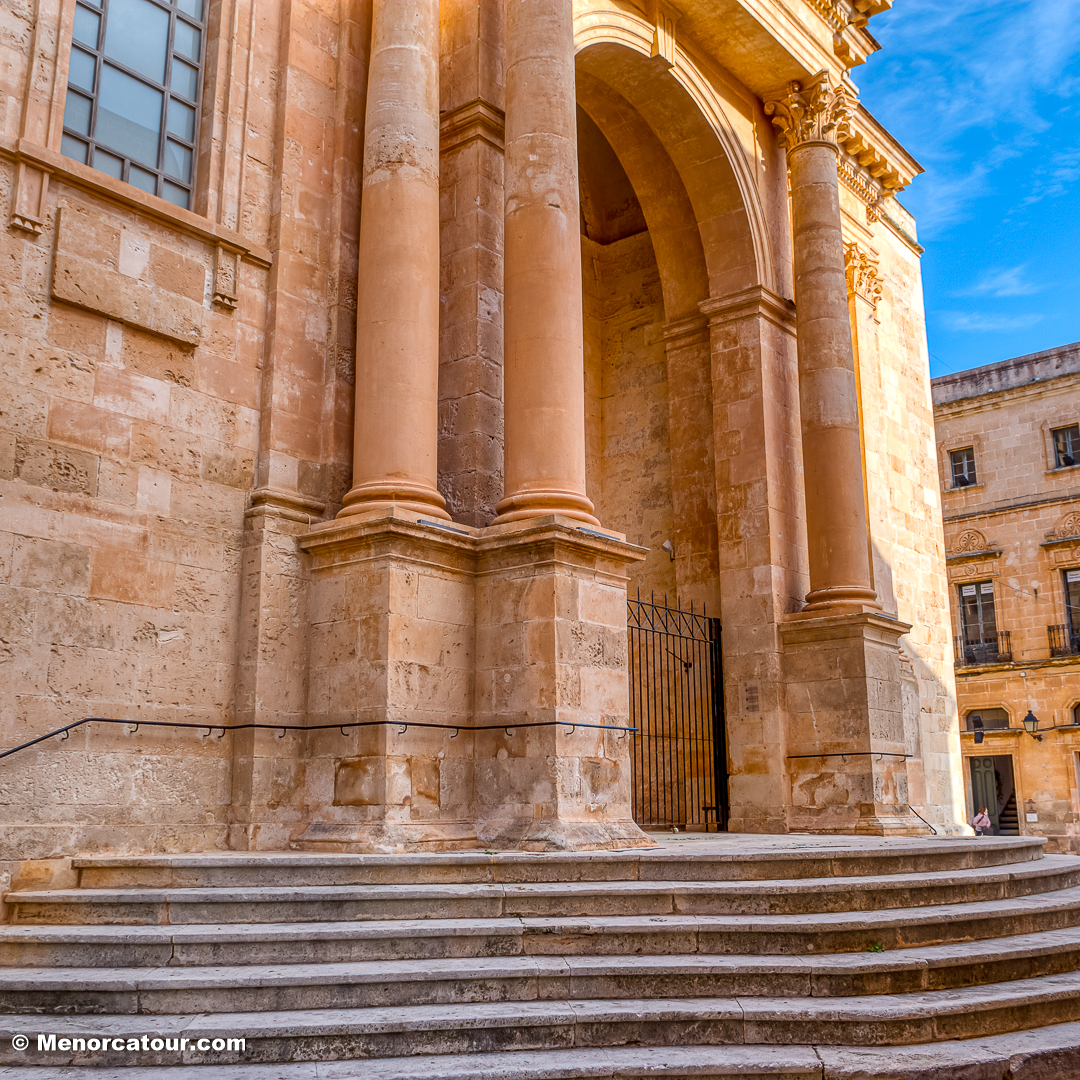 📷🤩🏛️ Catedral de Santa María de Ciutadella

Síguenos en: <a href="/MENORCATOUR/">Menorcatour</a>

🔗 Más info: menorcatour.com/menorca/pueblo…

#menorca #menorcaparadise #menorca_eyes #menorcaisland #menorcaturismo #menorcaexisteix #ciutadellademenorca #menorcatour #catedral
