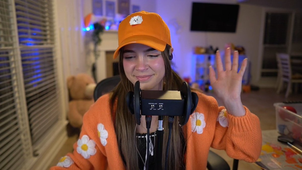 Gracias por este stream <a href="/staryuukiii/">Staryuuki</a> estuvo entretenido el Hytale y el ASMR muy relajante 😴 que descanse bien ❤️