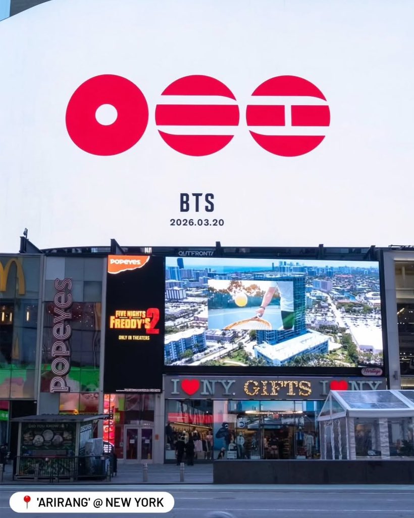 letstalkaboutKR's tweet image. บังทันคัมแบคสมมงตัวพ่อมาก!
ป้ายโปรโมทหลายประเทศสุด
โซล นิวยอร์ก ปารีส ลอนดอน โตเกียวมาหมด 
อัลบั้มเต็มที่ 5 “ARIRANG(อารีรัง)”
20 มี.ค. มาแน่ 💜😍

และทันทีที่ประกาศเวิลด์ทัวร์ รร. รอบๆ คือเต็ม คือใดใดไปหมด กลัวแล้วววว!

ส่วนเวิลด์ทัวร์ ที่ไทย 3 วันฉ่ำๆ 3, 5-6 ธันวา…