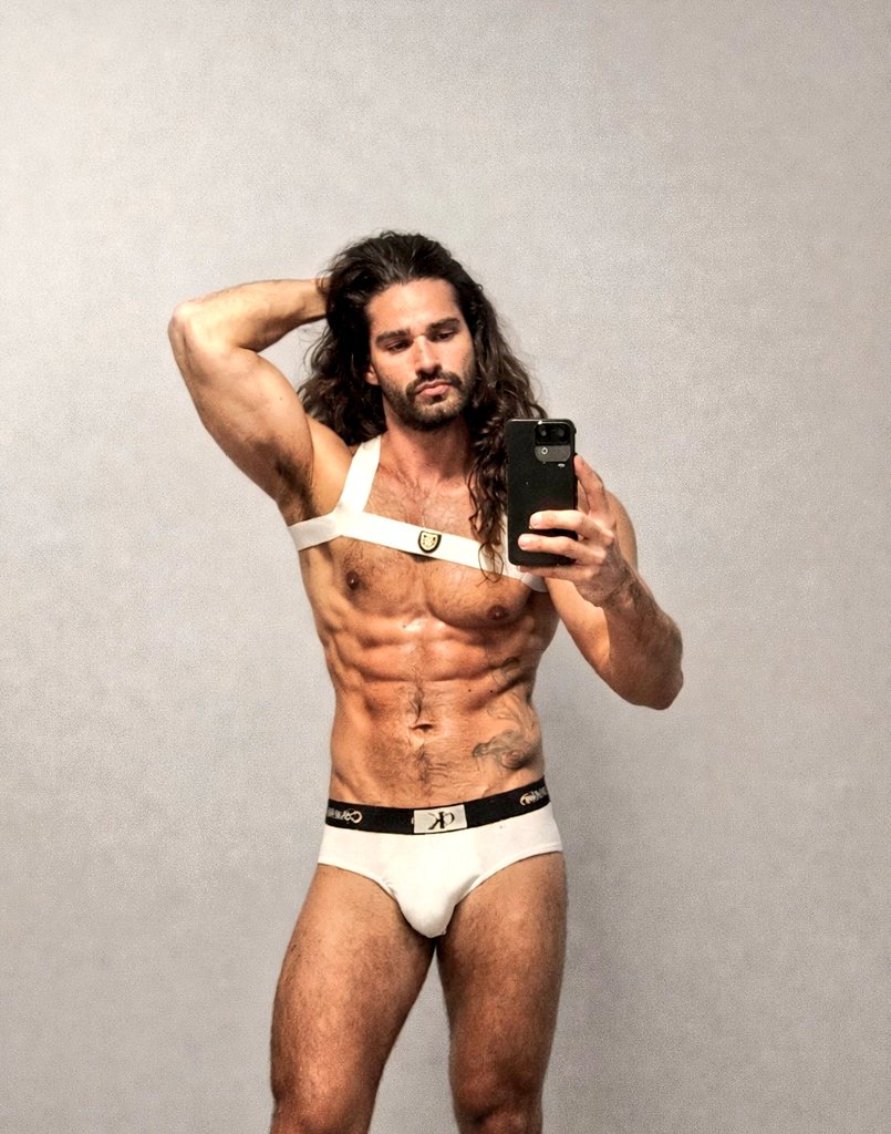 PUROCASTRO tweet media