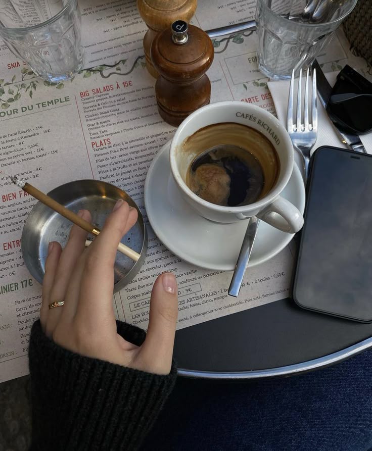 coffeeebreaak's tweet image. 