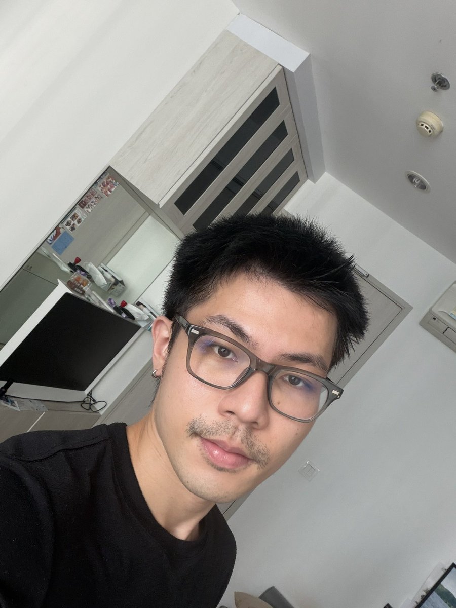 runoneonethree's tweet photo. ปีนี้ว่าจะลองไว้หนวด ลองแซมเปิ้ล https://t.co/f73CuuCTrU