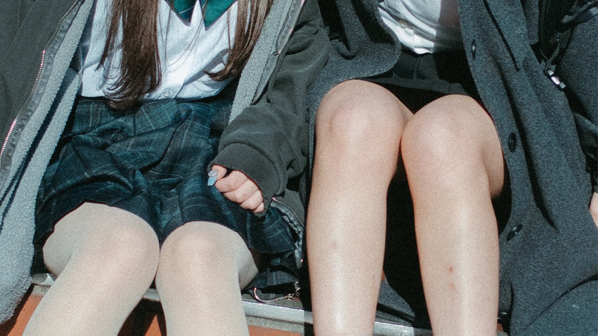 hakanai_story's tweet photo. タップすると百合になる女の子