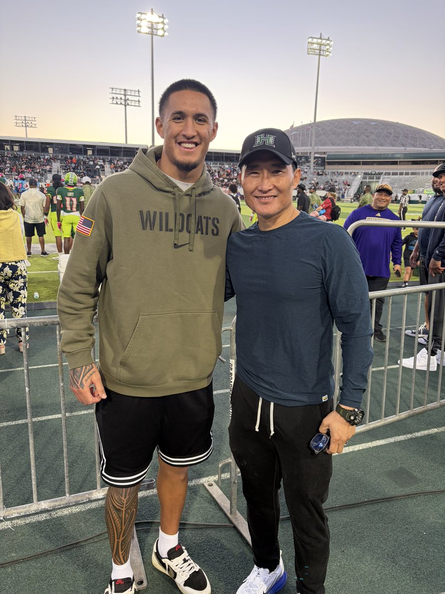 polynesiabowl's tweet photo. The stars were out today for the 2026 Polynesian Bowl! @Panthers wide receiver Tetairoa McMillan with television star Daniel Dae Kim ⭐️ https://t.co/aguxvL5nlA