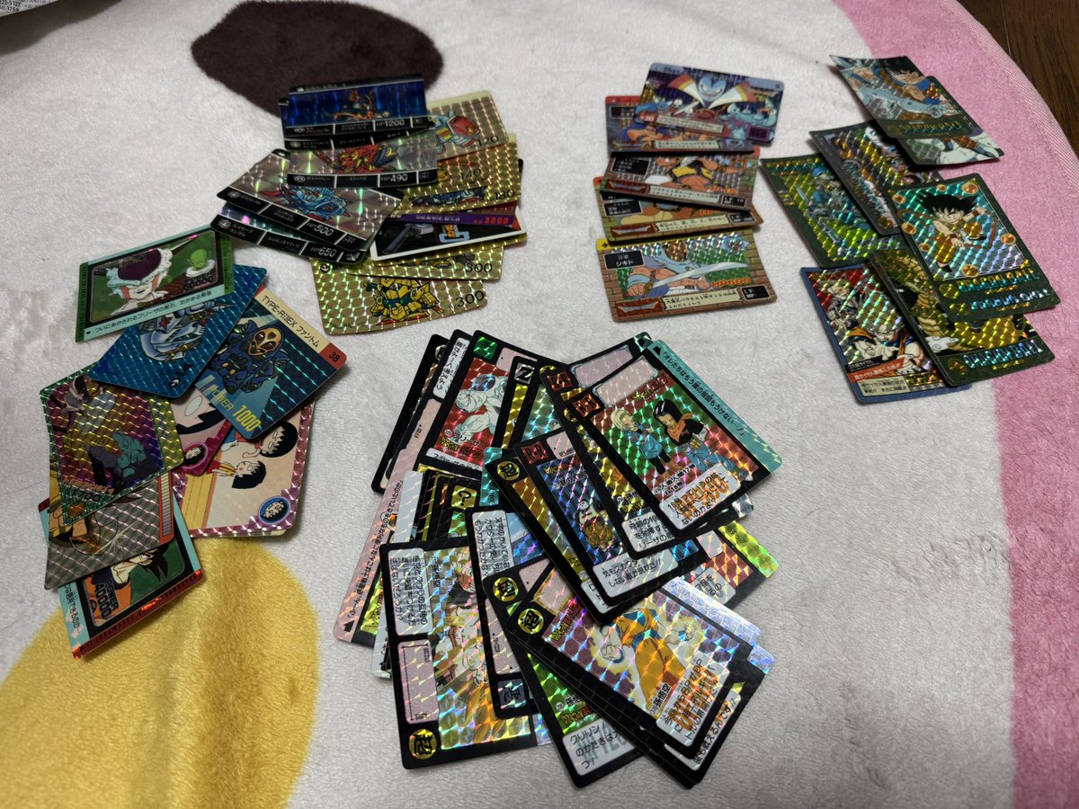 まあまあな数カードダス種類もあるのですが価値ありそうかなあ…