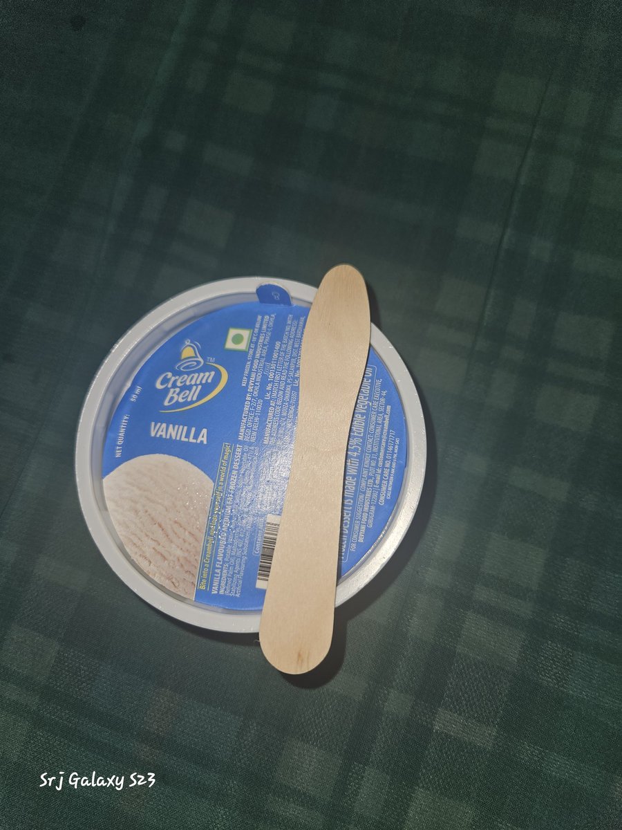 SrjCafe's tweet photo. In this cozy #winter something from last #summertimesaga...

#SrjCafe #vanilla #icecream #creambell #havmor #icy #coldwave https://t.co/Yl7E5xQ85F